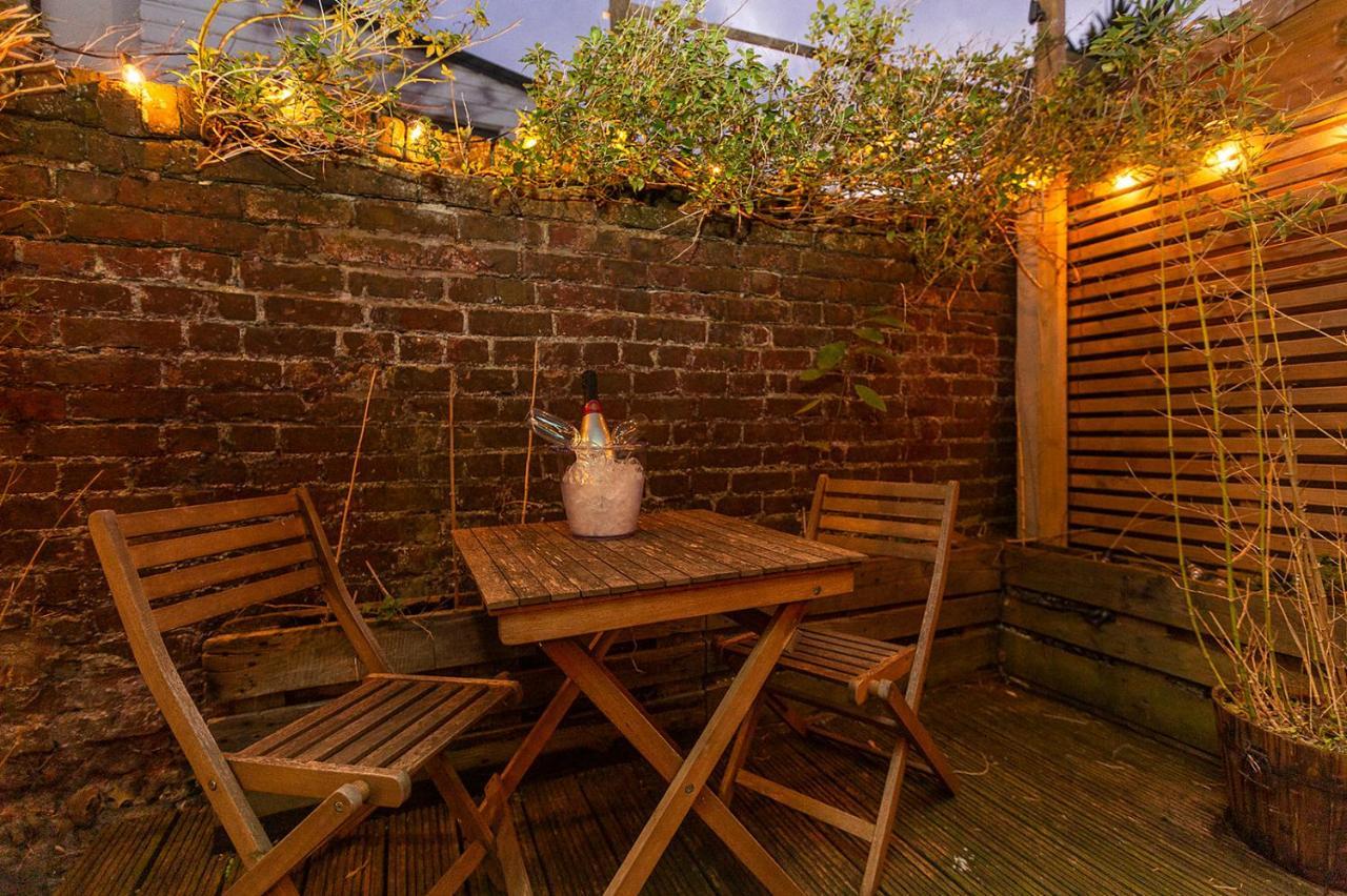 Stylish & Cosy Margate Escape With Hot Tub And Log Burner Dogs Welcome Екстериор снимка