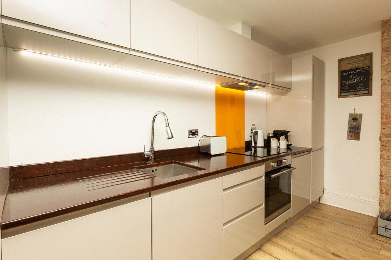 Stylish & Cosy Margate Escape With Hot Tub And Log Burner Dogs Welcome Екстериор снимка