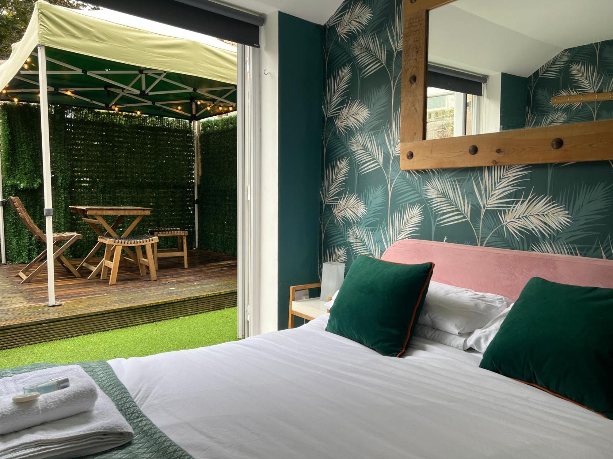Stylish & Cosy Margate Escape With Hot Tub And Log Burner Dogs Welcome Екстериор снимка
