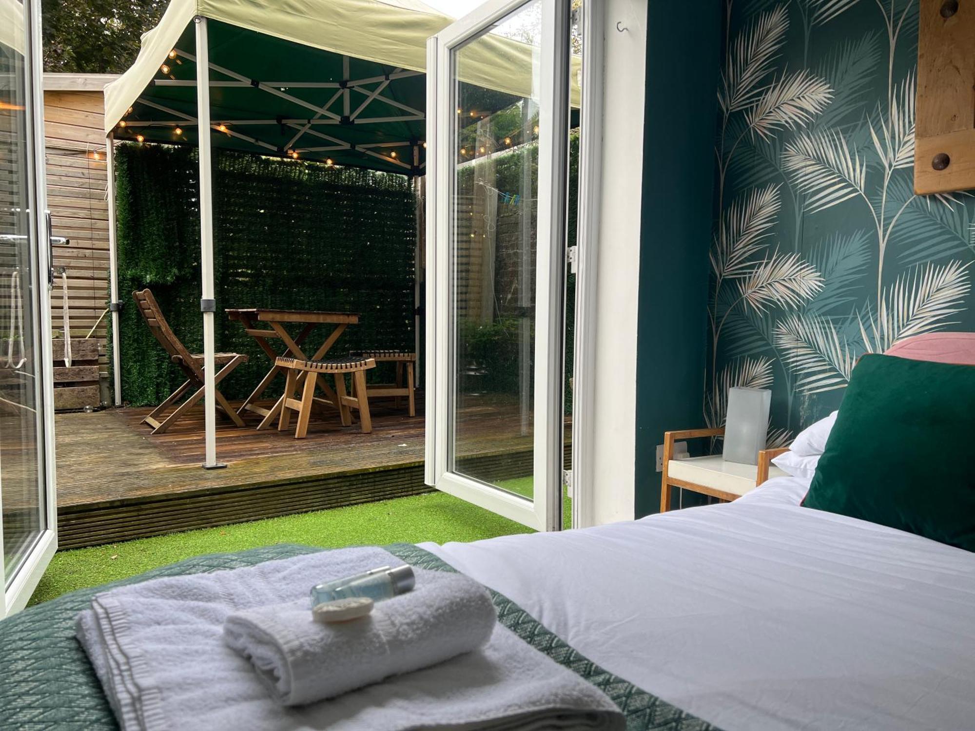 Stylish & Cosy Margate Escape With Hot Tub And Log Burner Dogs Welcome Екстериор снимка