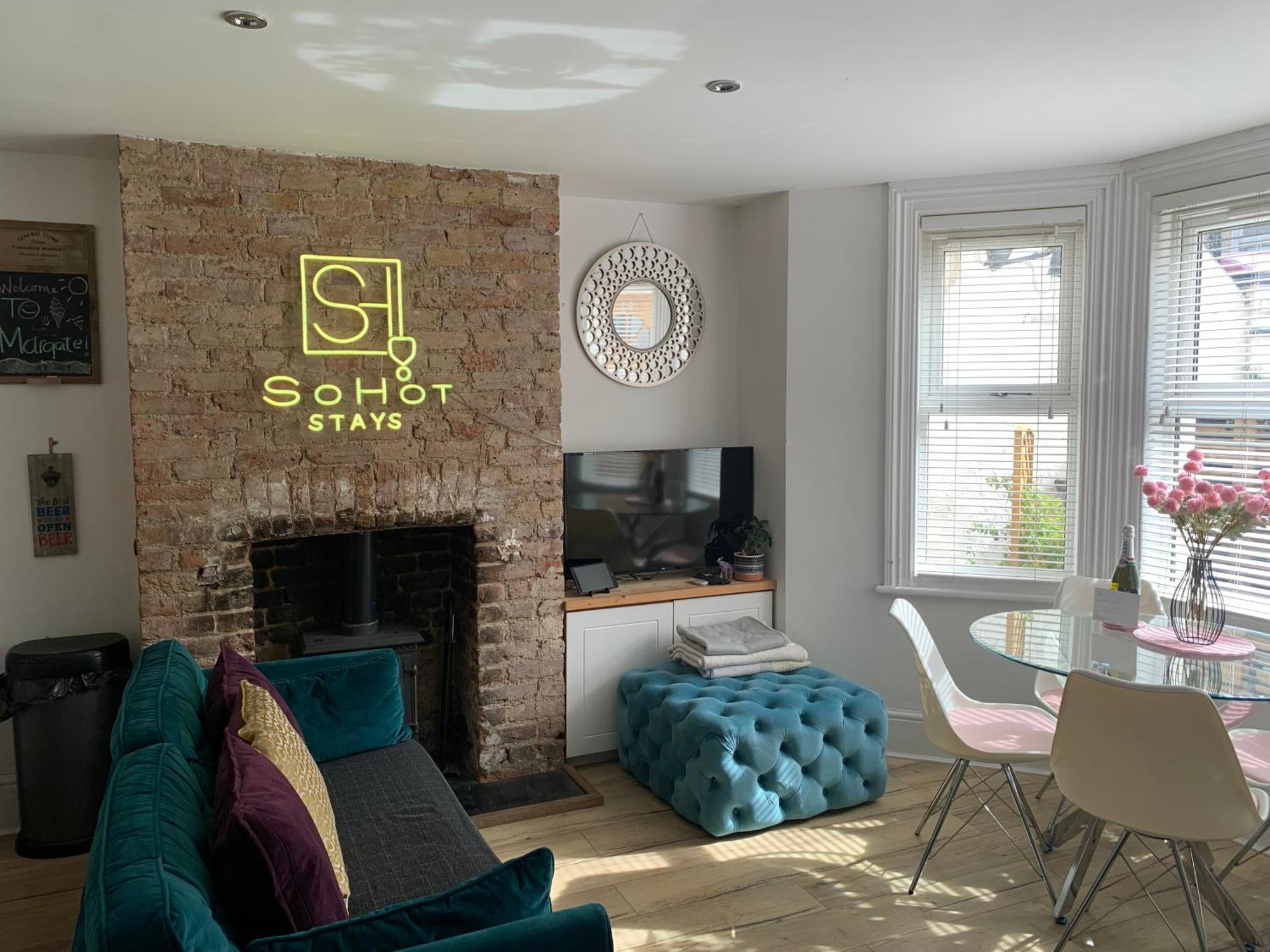 Stylish & Cosy Margate Escape With Hot Tub And Log Burner Dogs Welcome Екстериор снимка